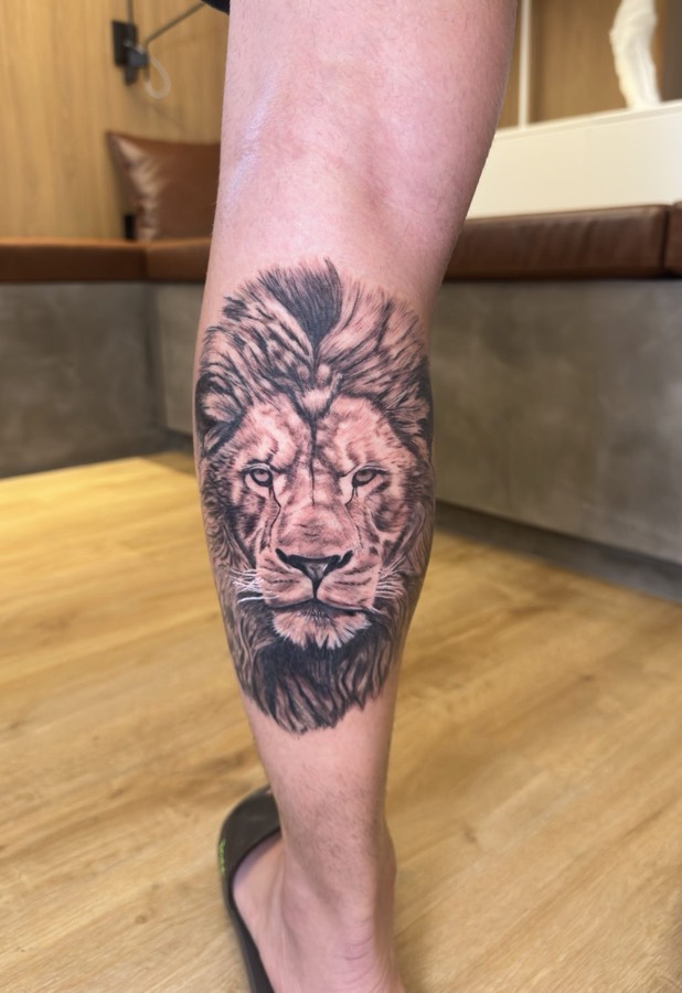 Tatuagem Leão feita por Leonardo Fonseca em São Luís – MA