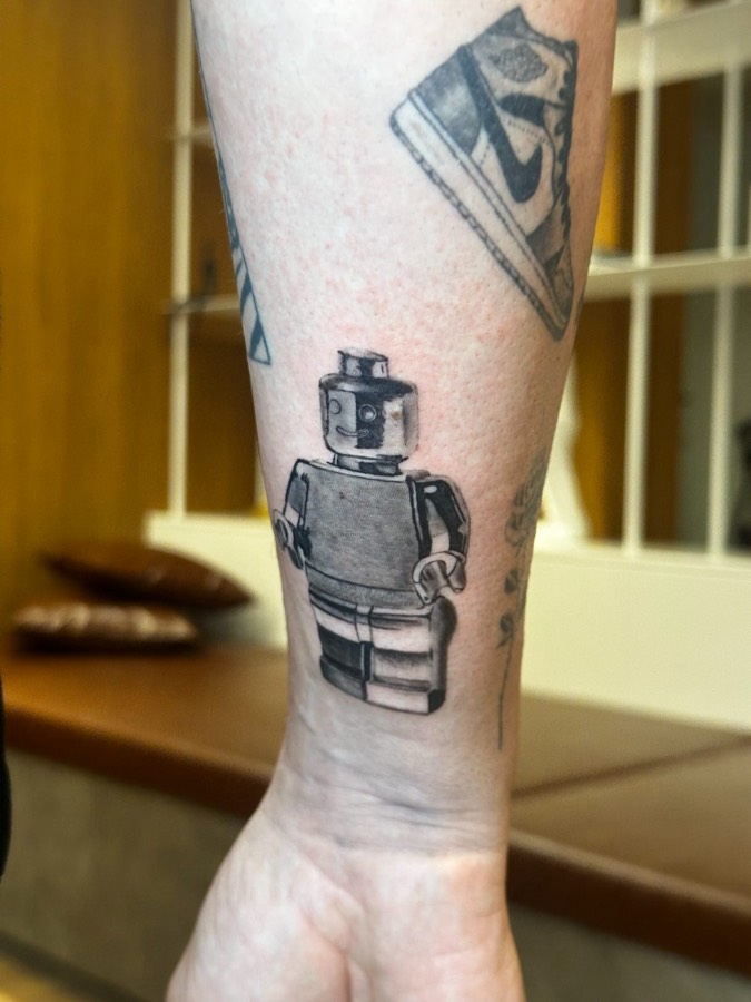 Tatuagem Lego feita por Leonardo Fonseca em São Luís – MA